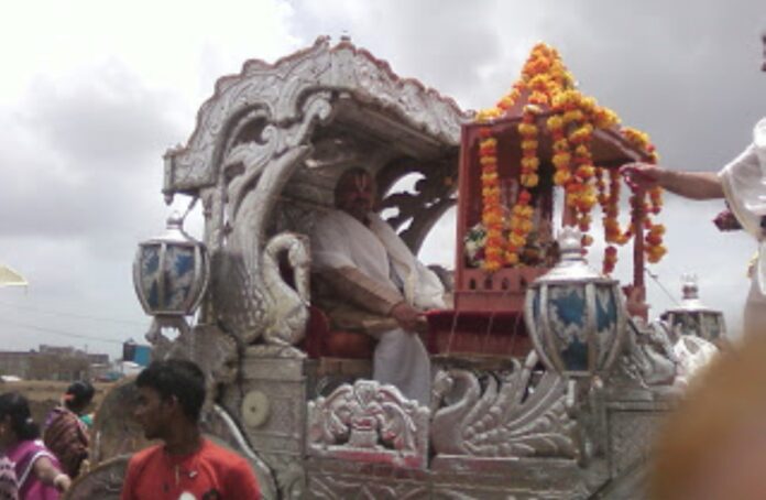 Swami Ji Maharaj Bharatiy Nari