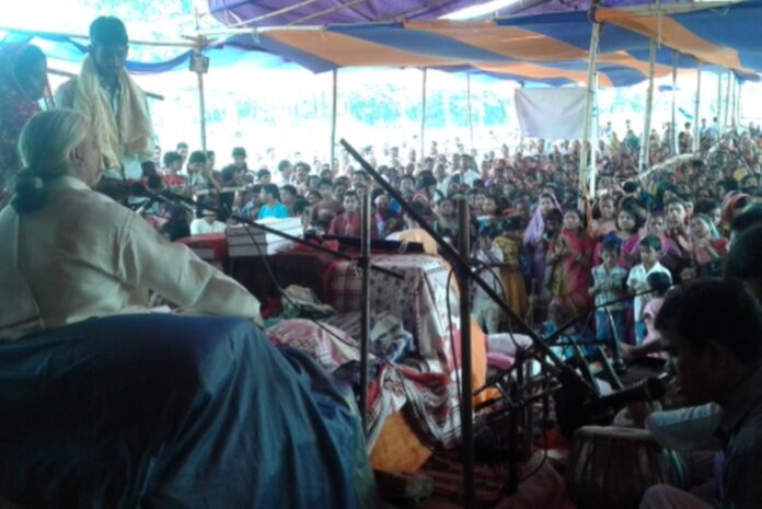 Apaka Karm Hi Apaka Bhagya Hai