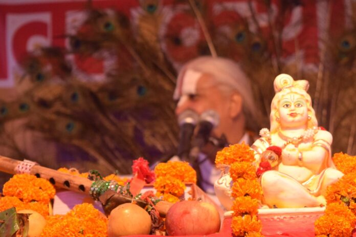 Swami Dhananjay Maharaj Satsang Se Jivan Badal Jata Hai